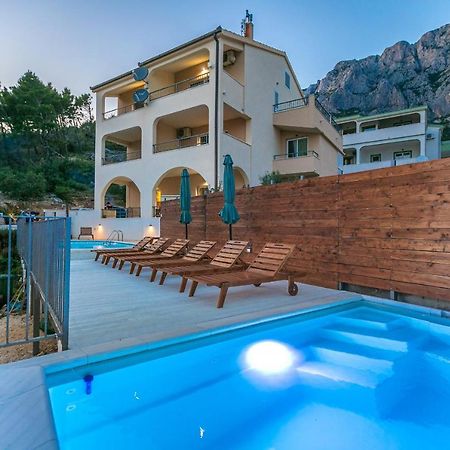 Apartments Fiona - Away From City Crowds ماكارسكا المظهر الخارجي الصورة
