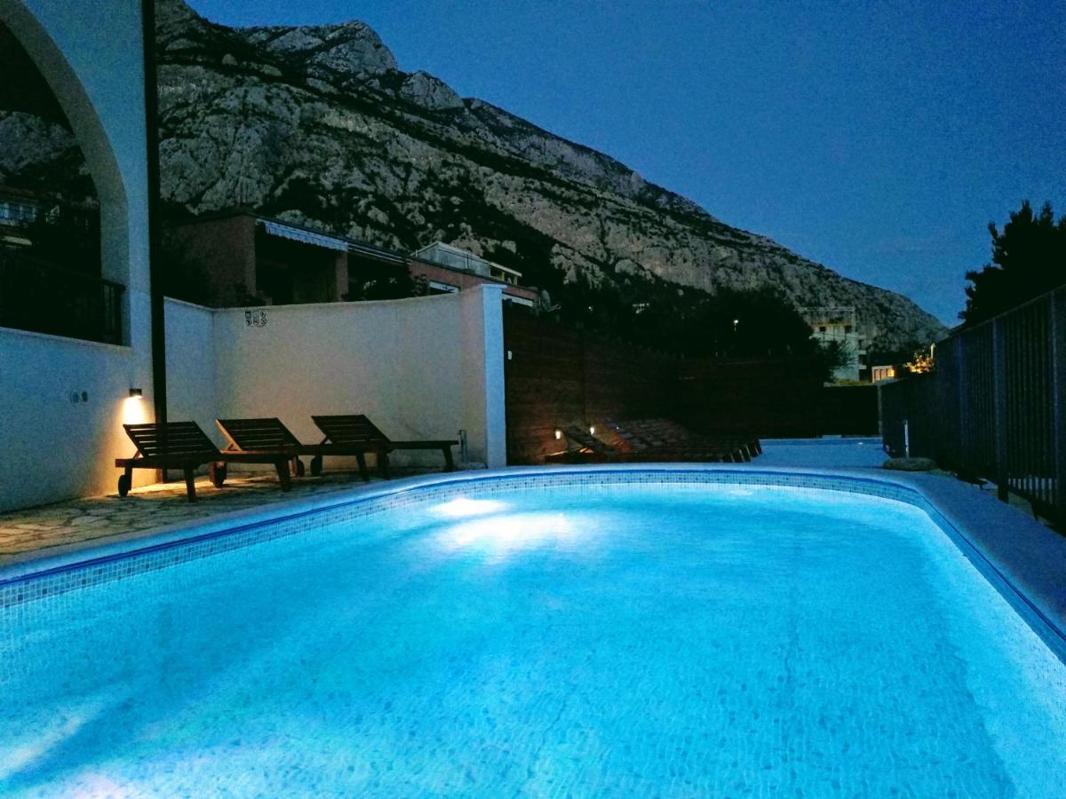 Apartments Fiona - Away From City Crowds ماكارسكا المظهر الخارجي الصورة