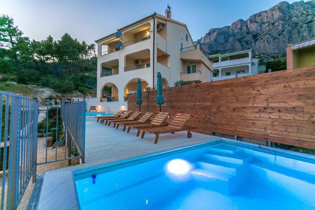 Apartments Fiona - Away From City Crowds ماكارسكا المظهر الخارجي الصورة