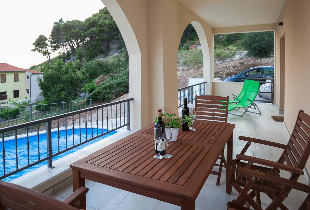 Apartments Fiona - Away From City Crowds ماكارسكا الغرفة الصورة